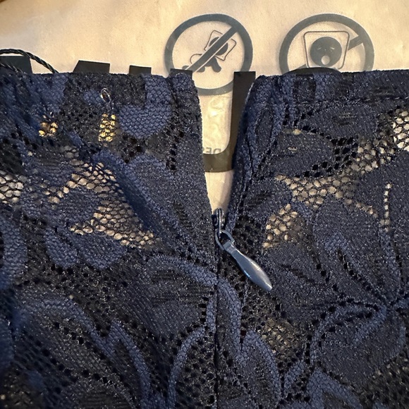 🎉3xHP🎉 🆕 Miusol Ruffle Trim Lace Cocktail Dress - Navy Blue - Size L (8/10) - Picture 6 of 15